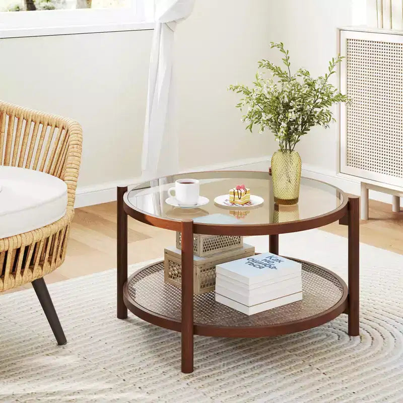 Table basse ronde de 31 po avec plateau en verre trempé et tablette en rotin