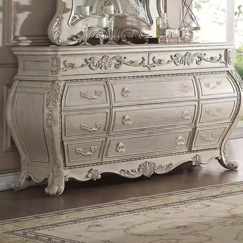 Commode finition blanc antique
