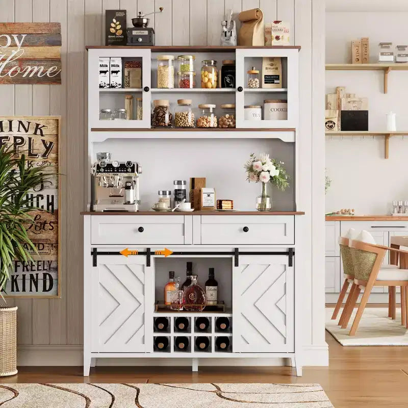 Meuble de bar de ferme 72 po avec porte coulissante de style grange Grand buffet de cuisine avec huche, station de recharge, 2 tiroirs et 8 étagères de rangement Café
