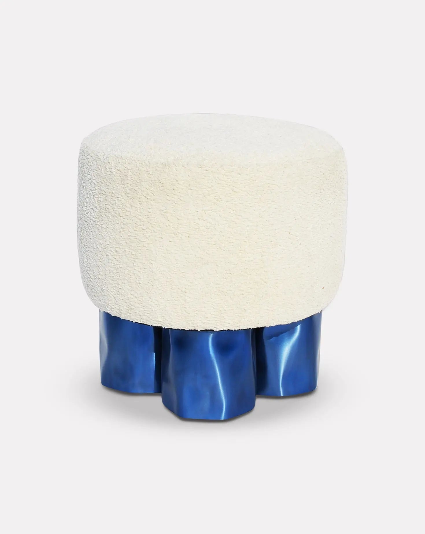 4 White Pouf