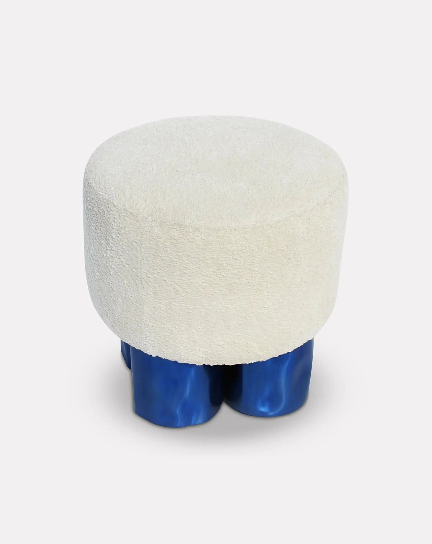 4 White Pouf