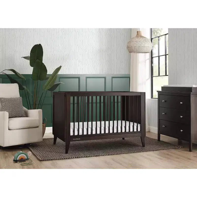 Lit de bébé convertible 4-en-1 Delta Children Ollie avec conversion en lit de jour
