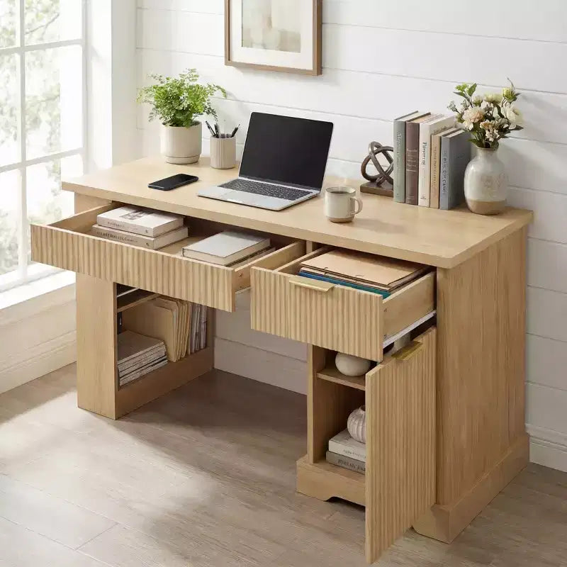 Bureau de direction moderne Haoran 55 de GDFStudio, à façade rainurée, avec prise électrique, tablette pour clavier, porte et tiroirs